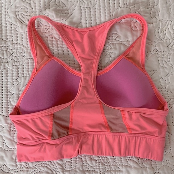 VS Pink ultimate sports bra - Picture 2 of 6